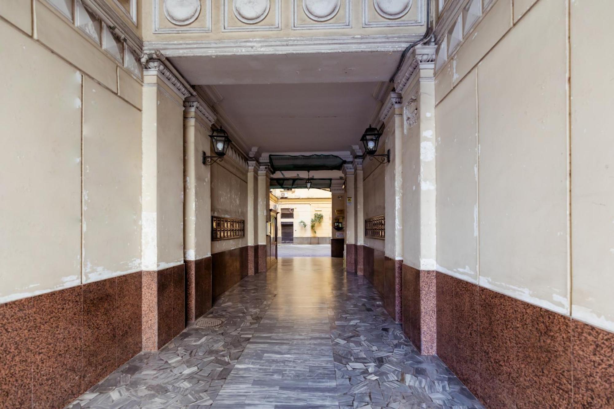 ホテル Residenza Umberto I ナポリ エクステリア 写真