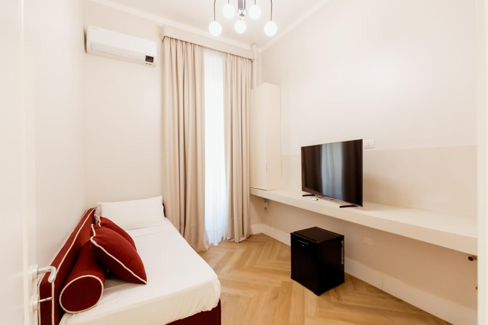 ホテル Residenza Umberto I ナポリ エクステリア 写真