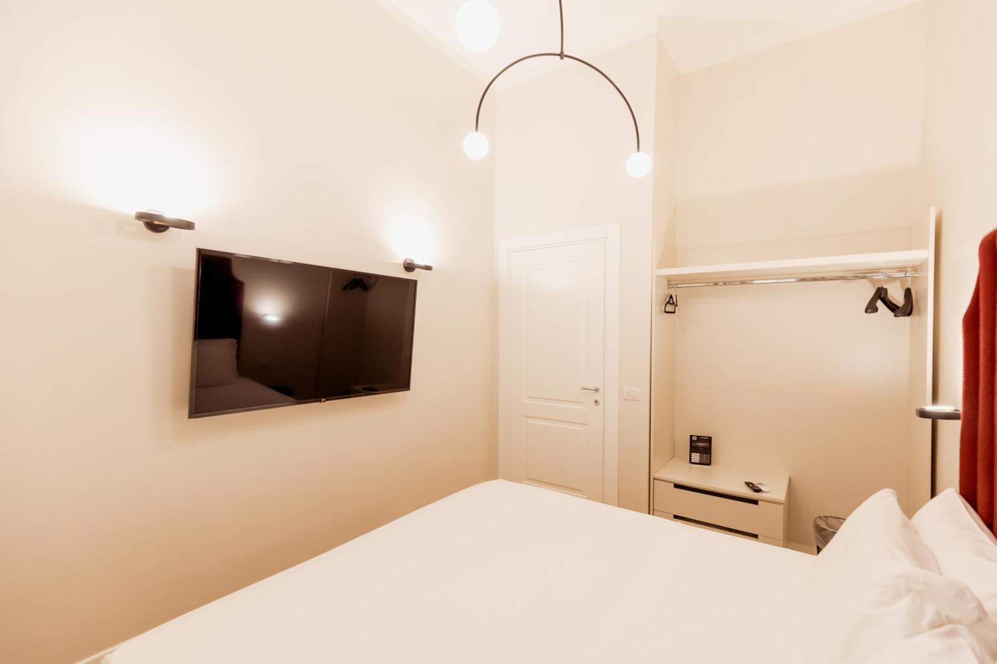 ホテル Residenza Umberto I ナポリ エクステリア 写真