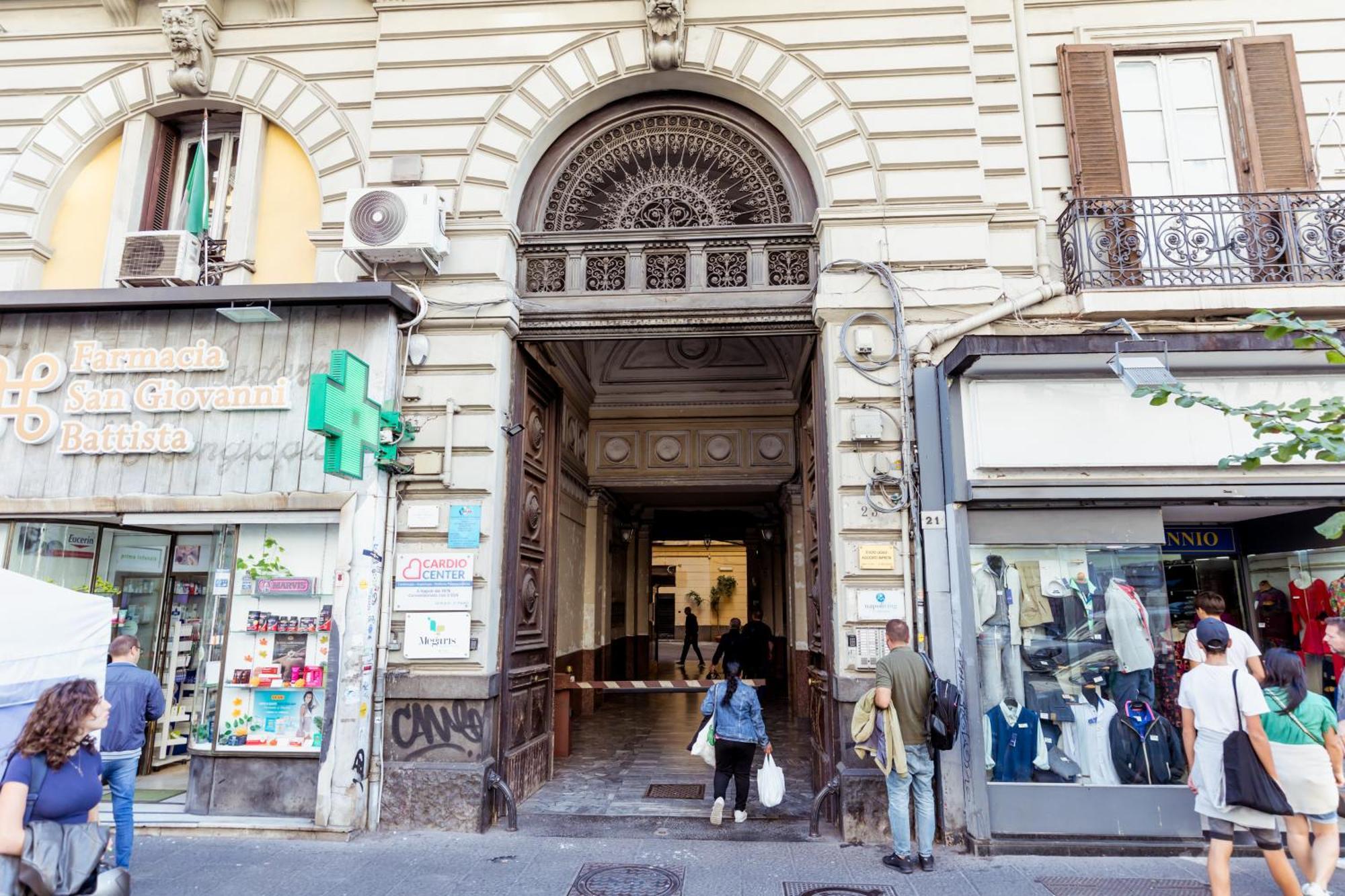 ホテル Residenza Umberto I ナポリ エクステリア 写真